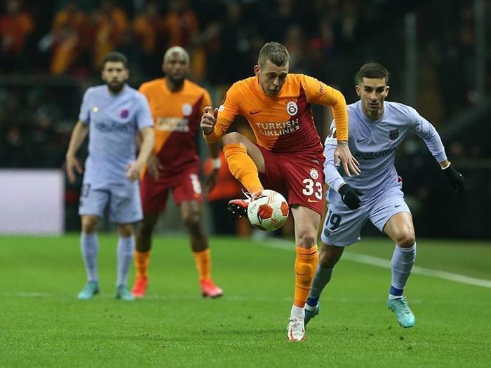Galatasaray Barcelonaya kaybetti Fanatik yazarları bu maçı değerlendirdi