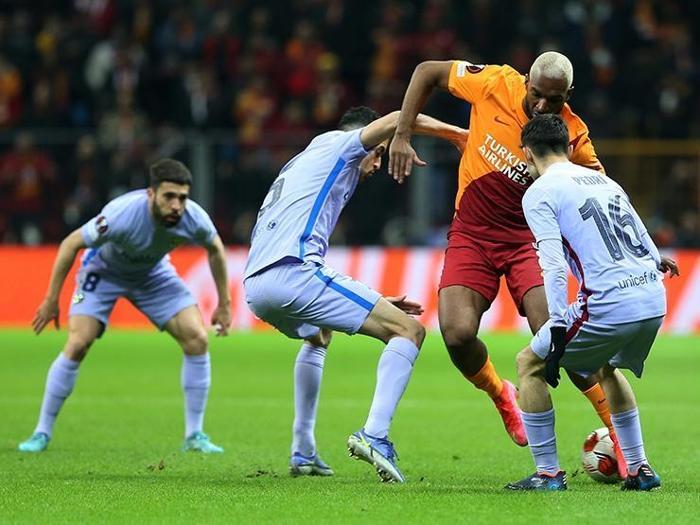 Galatasaray Barcelonaya kaybetti Fanatik yazarları bu maçı değerlendirdi