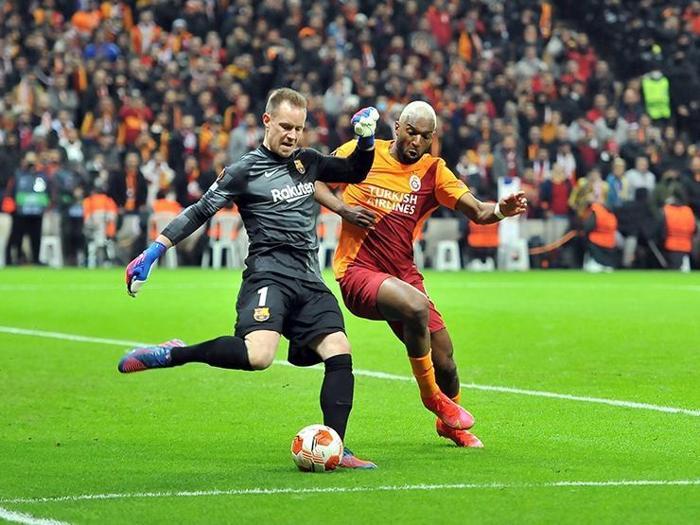 Galatasaray Barcelonaya kaybetti Fanatik yazarları bu maçı değerlendirdi