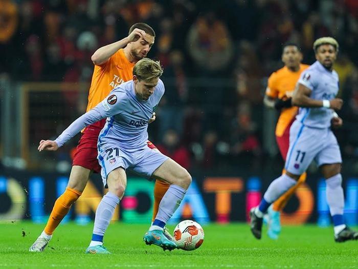 Galatasaray Barcelonaya kaybetti Fanatik yazarları bu maçı değerlendirdi