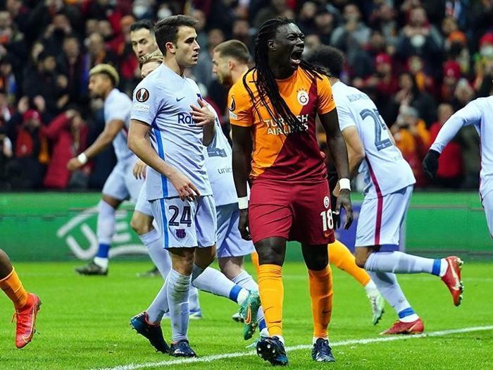 Galatasaray Barcelonaya kaybetti Fanatik yazarları bu maçı değerlendirdi