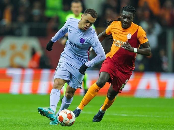 Galatasaray Barcelonaya kaybetti Fanatik yazarları bu maçı değerlendirdi