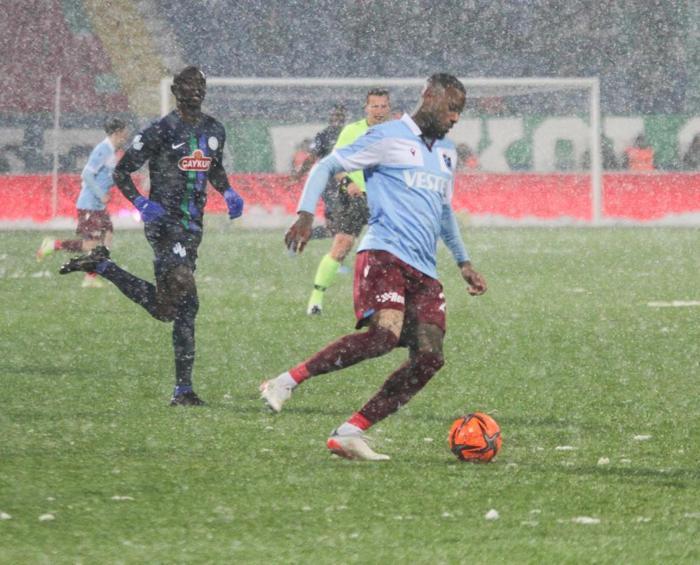 Fanatik yazarları Çaykur Rizespor - Trabzonspor mücadelesini yazdı