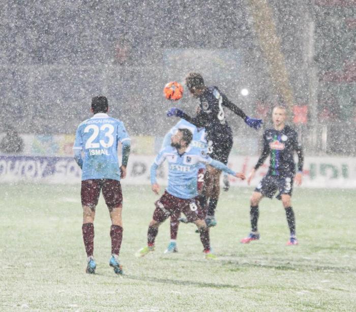 Fanatik yazarları Çaykur Rizespor - Trabzonspor mücadelesini yazdı
