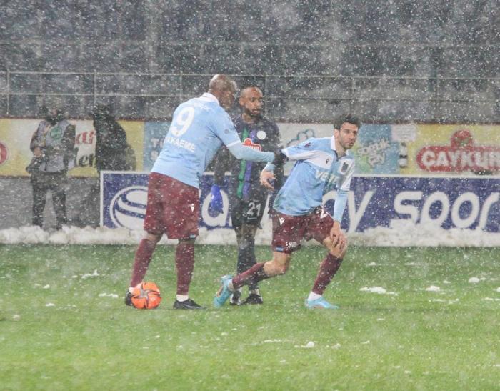 Fanatik yazarları Çaykur Rizespor - Trabzonspor mücadelesini yazdı