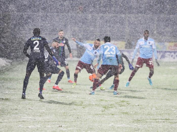 Fanatik yazarları Çaykur Rizespor - Trabzonspor mücadelesini yazdı