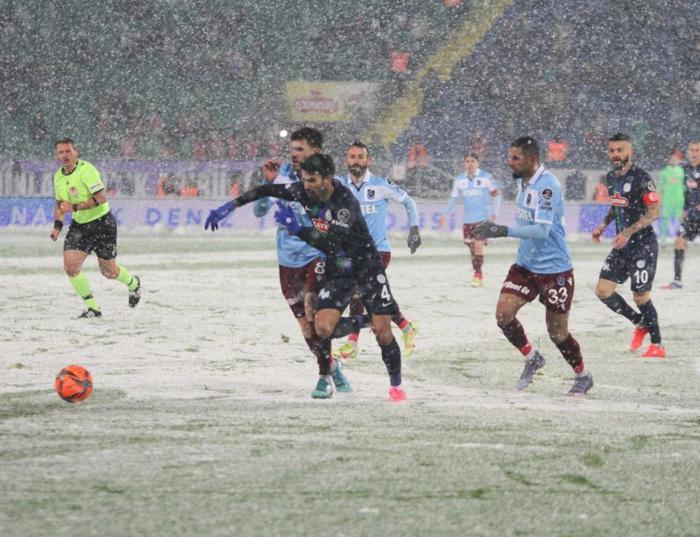 Fanatik yazarları Çaykur Rizespor - Trabzonspor mücadelesini yazdı