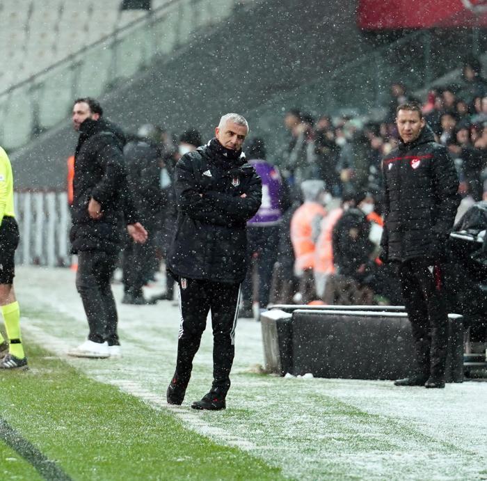 Beşiktaş taraftarı çıldırdı: İstifa et Önder Karaveli