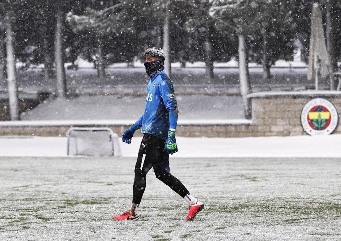 Son dakika haberi Fenerbahçenin Konyaspor maçı muhtemel 11i...