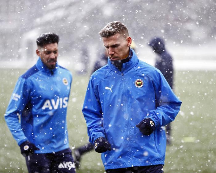 Son dakika haberi Fenerbahçenin Konyaspor maçı muhtemel 11i...