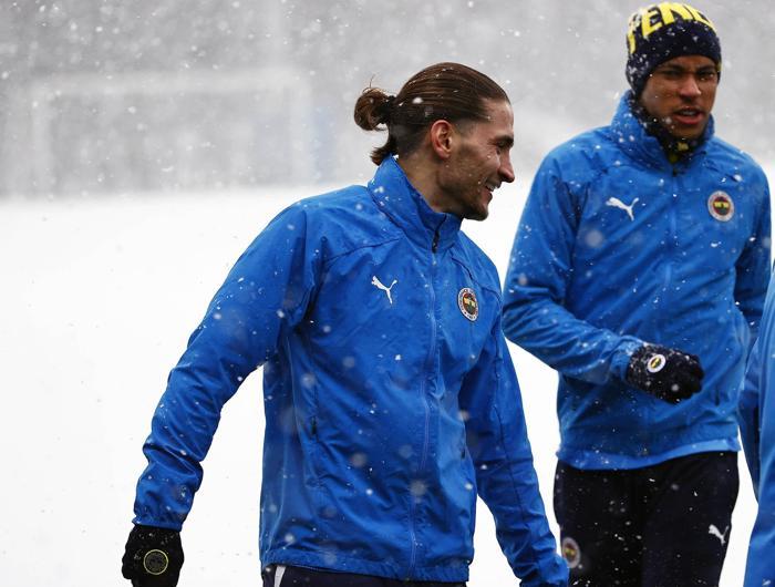 Son dakika haberi Fenerbahçenin Konyaspor maçı muhtemel 11i...