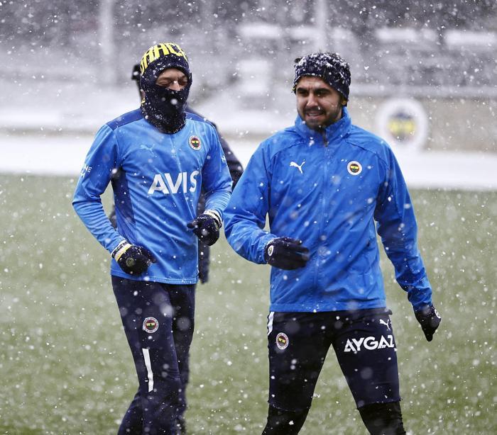 Son dakika haberi Fenerbahçenin Konyaspor maçı muhtemel 11i...
