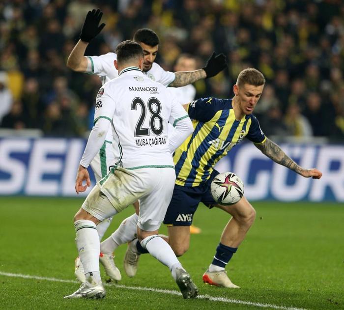 Kim tutar Fenerbahçeyi Fenerbahçe - Konyaspor maçını Fanatik yazarları değerlendirdi