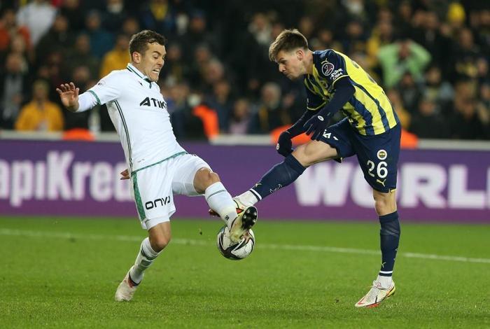 Kim tutar Fenerbahçeyi Fenerbahçe - Konyaspor maçını Fanatik yazarları değerlendirdi