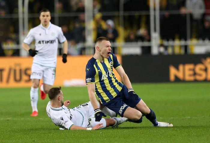 Kim tutar Fenerbahçeyi Fenerbahçe - Konyaspor maçını Fanatik yazarları değerlendirdi