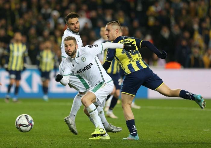 Kim tutar Fenerbahçeyi Fenerbahçe - Konyaspor maçını Fanatik yazarları değerlendirdi