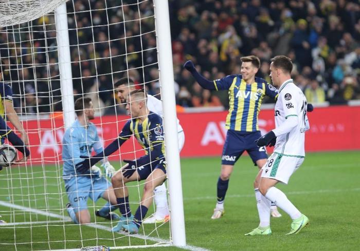 Kim tutar Fenerbahçeyi Fenerbahçe - Konyaspor maçını Fanatik yazarları değerlendirdi