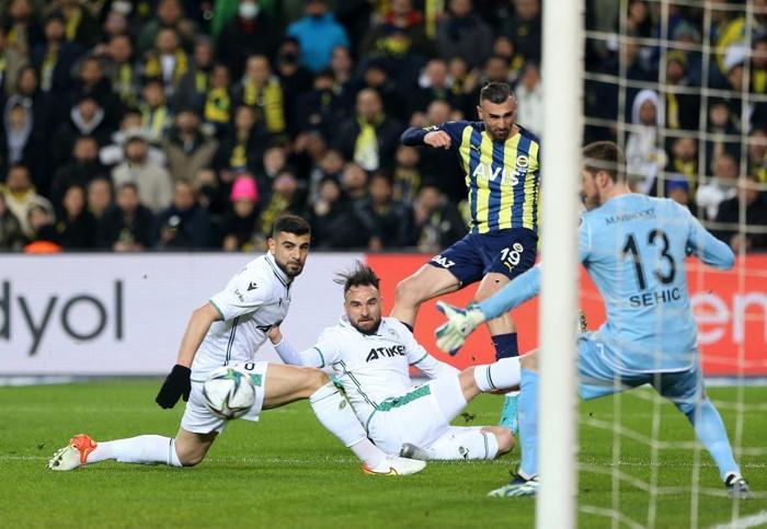 Kim tutar Fenerbahçeyi Fenerbahçe - Konyaspor maçını Fanatik yazarları değerlendirdi