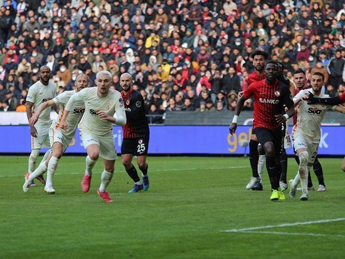 Ne yapsa fayda etmeyecek Gaziantep FK - Galatasaray maçını Fanatik yazarları değerlendirdi