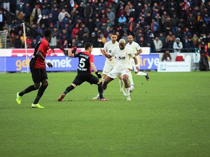 Ne yapsa fayda etmeyecek Gaziantep FK - Galatasaray maçını Fanatik yazarları değerlendirdi