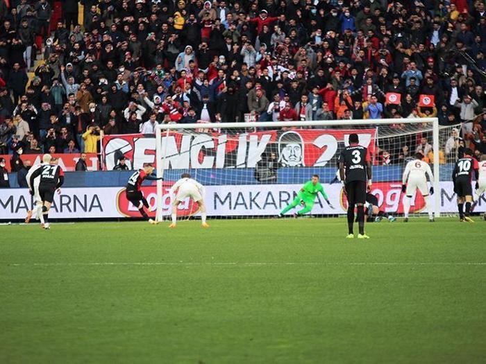 Ne yapsa fayda etmeyecek Gaziantep FK - Galatasaray maçını Fanatik yazarları değerlendirdi