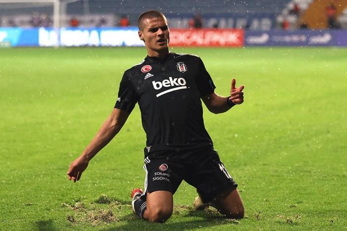Beşiktaşta transfer gündemi yoğun Gidecek isimler...