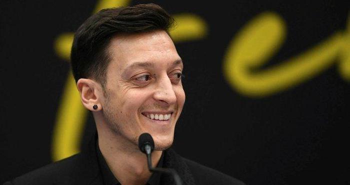 Fenerbahçede Mesut Özilin gelişi rüya gibi oldu Şimdi ise kadro dışı