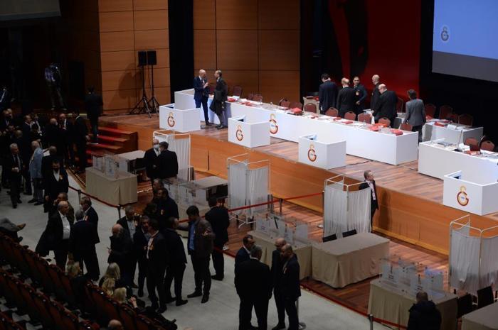 Galatasarayda tarihi genel kurul İbrasızlık, seçim kararı ve 12 saat...