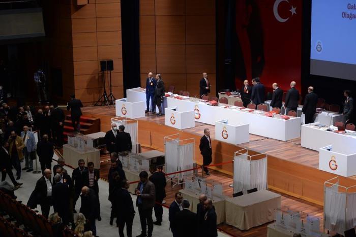 Galatasarayda tarihi genel kurul İbrasızlık, seçim kararı ve 12 saat...