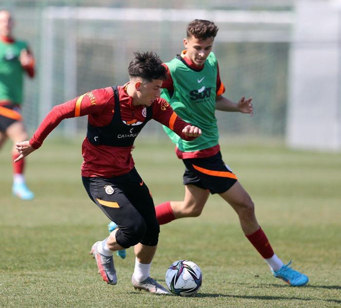 Hasan Şaşın oğlu Yusuf Deniz Şaş Galatasaray A Takımına karşı forma giydi