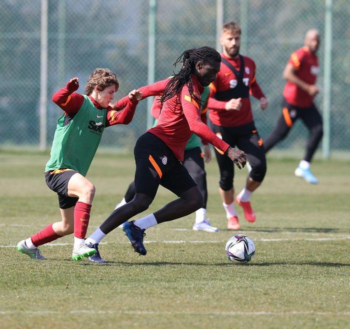 Hasan Şaşın oğlu Yusuf Deniz Şaş Galatasaray A Takımına karşı forma giydi