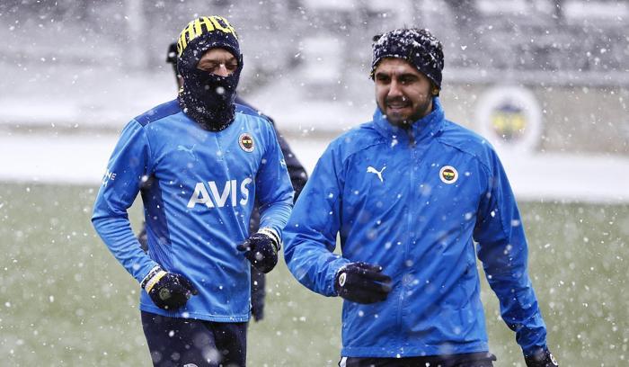 Son dakika Fenerbahçe haberi... Löw transfer raporunu sundu Mesut Özil ve Ozan Tufan için son karar...