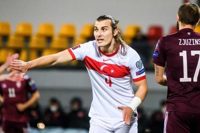 Son dakika transfer haberi Çağlar Söyüncüye Manchester Uniteddan sonra bir dev daha talip oldu