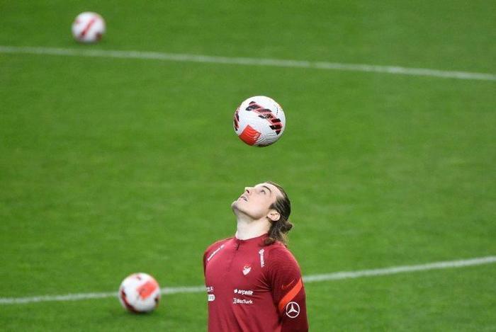 Son dakika transfer haberi Çağlar Söyüncüye Manchester Uniteddan sonra bir dev daha talip oldu