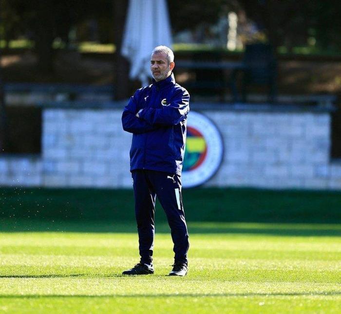 Son dakika Fenerbahçe transfer haberi Sarı lacivertlilerin tarihine geçecek Attila Szalai rekor kırarak gidebilir