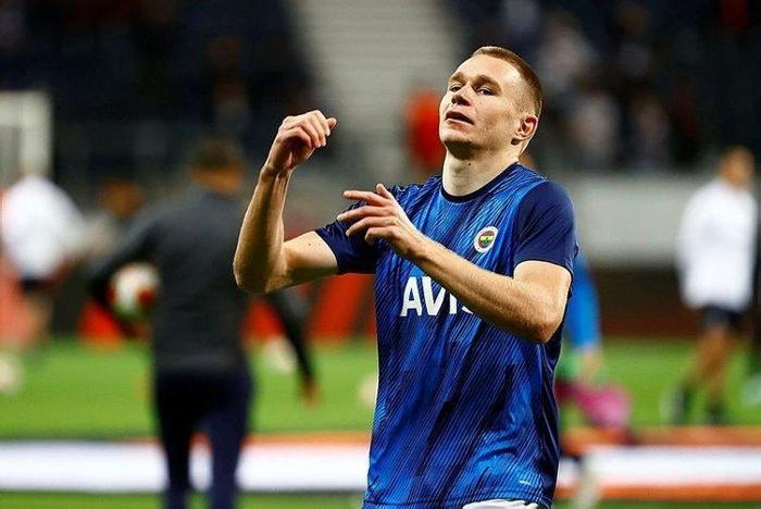 Son dakika Fenerbahçe transfer haberi Sarı lacivertlilerin tarihine geçecek Attila Szalai rekor kırarak gidebilir
