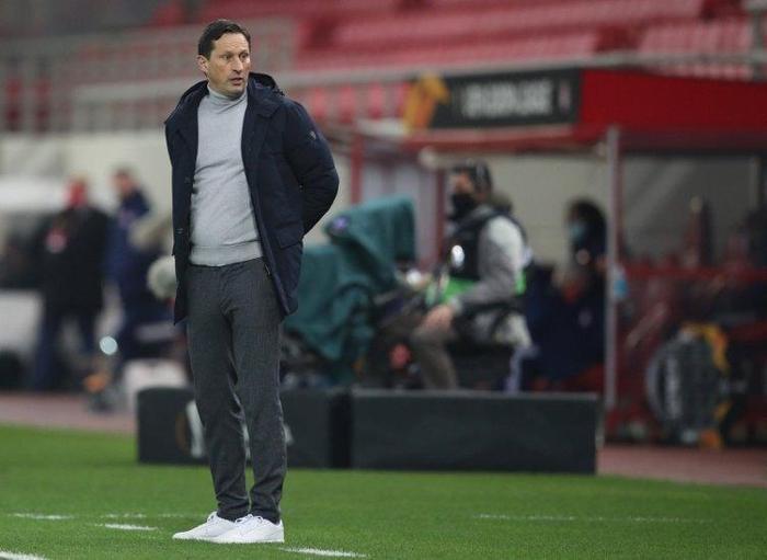 Son dakika: Fenerbahçeye 2 dünyaca ünlü hocadan kötü haber