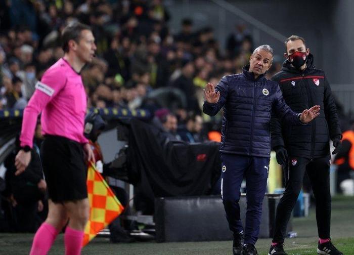 Son dakika: Fenerbahçeye 2 dünyaca ünlü hocadan kötü haber