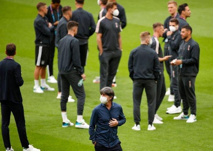 Son dakika: Fenerbahçeye 2 dünyaca ünlü hocadan kötü haber