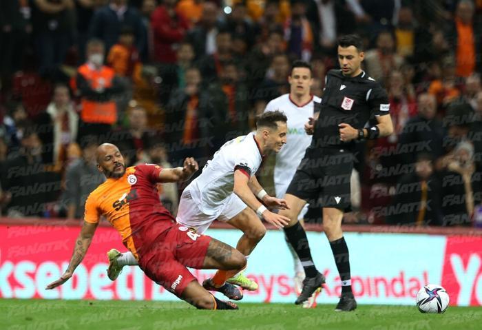 Nef Stadyumunda Galatasaray taraftarından Caner Erkine büyük protesto