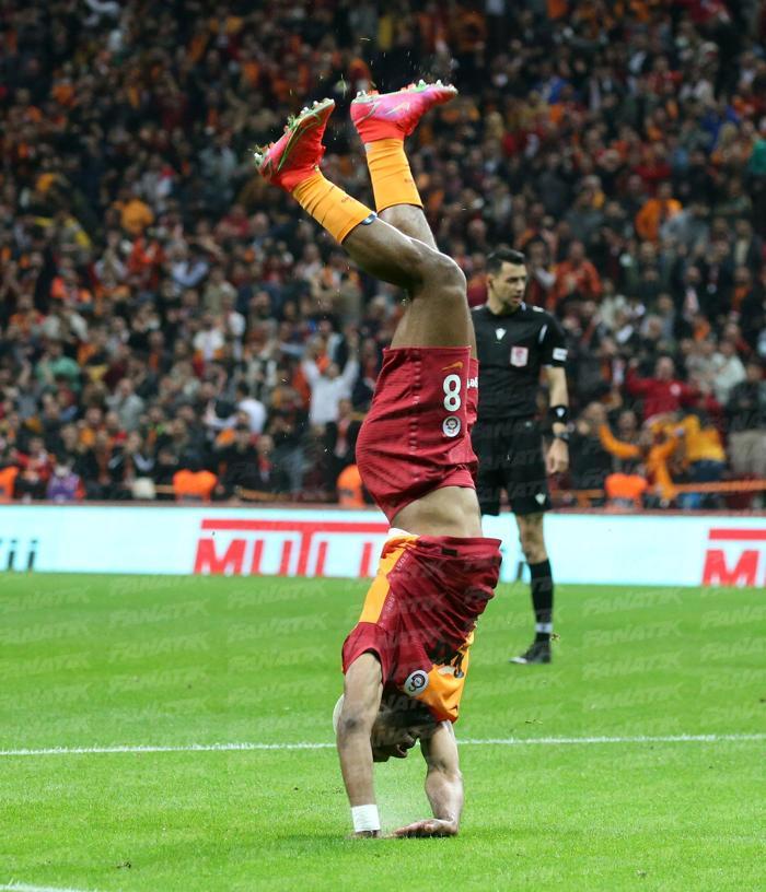 Nef Stadyumunda Galatasaray taraftarından Caner Erkine büyük protesto