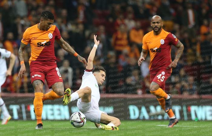 Nef Stadyumunda Galatasaray taraftarından Caner Erkine büyük protesto
