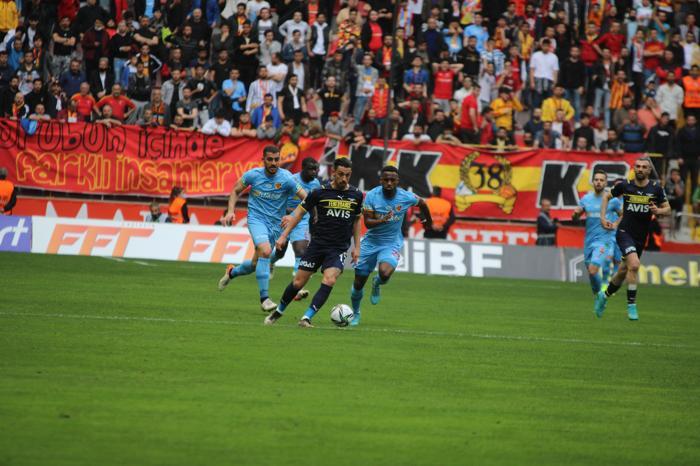 Avrupa yolu açıldı Fanatik yazarları Kayserispor - Fenerbahçe maçını değerlendirdi