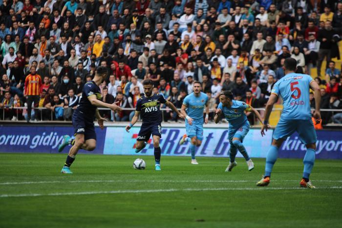 Avrupa yolu açıldı Fanatik yazarları Kayserispor - Fenerbahçe maçını değerlendirdi