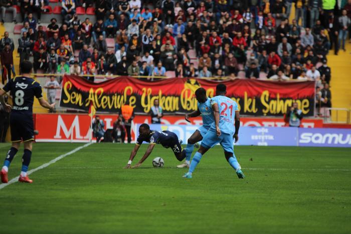 Avrupa yolu açıldı Fanatik yazarları Kayserispor - Fenerbahçe maçını değerlendirdi