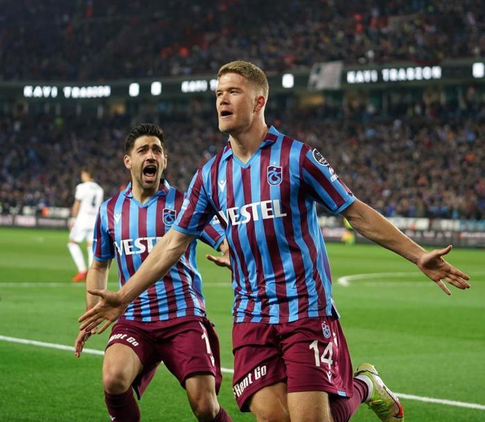 Fanatik yazarları Trabzonspor - Beşiktaş maçını kaleme aldı