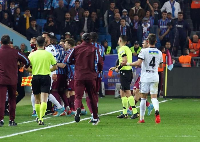 Fanatik yazarları Trabzonspor - Beşiktaş maçını kaleme aldı