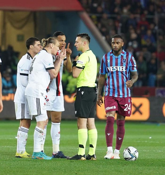Fanatik yazarları Trabzonspor - Beşiktaş maçını kaleme aldı