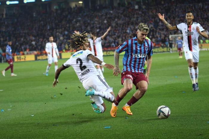 Fanatik yazarları Trabzonspor - Beşiktaş maçını kaleme aldı