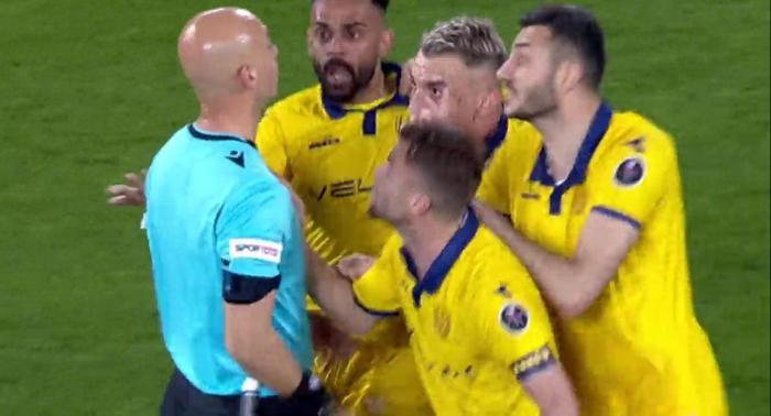 Ankaragücü - Eyüpspor maçında kale ağları delik çıktı, hakem Yiğit Arslan skandal hatadan döndü
